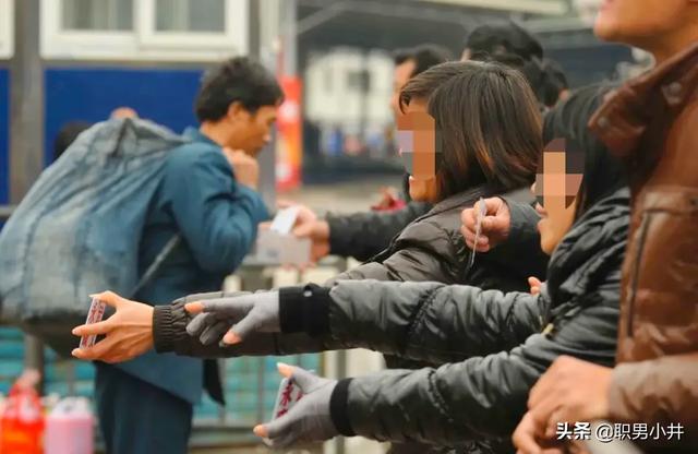 上户口必须回原籍吗现在（能强制把前妻户口迁出吗）