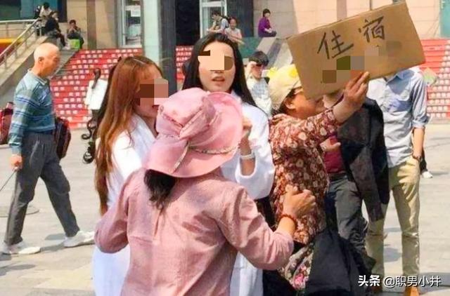 上户口必须回原籍吗现在，能强制把前妻户口迁出吗