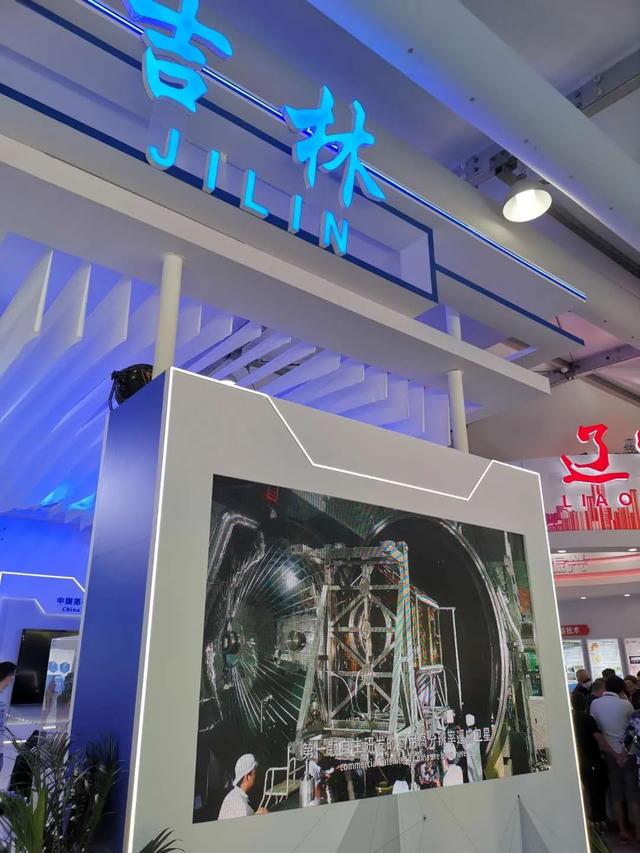 七八十年代黑白照,黑白年代什么意思 七八十年代黑白照,黑白年代什么意思