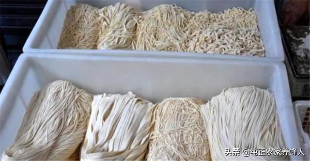 卖的湿面条为啥不粘,煮宽挂面为啥粘在一起了 卖的湿面条为啥不粘,煮宽挂面为啥粘在一起了