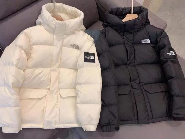 什么时候买羽绒服最合适（羽绒服旺季是几月份）