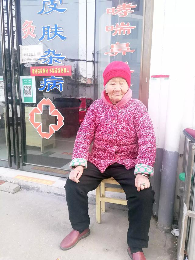 人到了五十岁就步入老年了,四十多岁的人活得一塌糊涂 人到了五十岁就步入老年了,四十多岁的人活得一塌糊涂