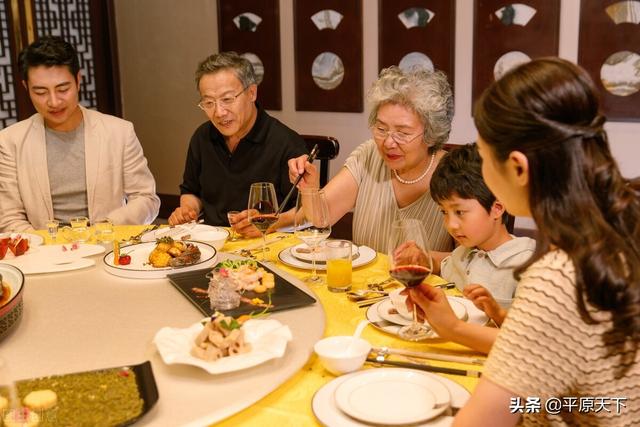 农民工长期在外面打工好吗（农民工做什么最挣钱）