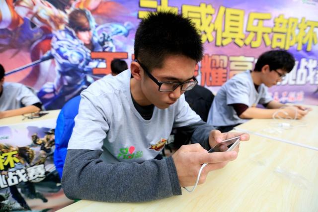 30岁还喜欢玩游戏的男人,已婚男人沉迷游戏原因 30岁还喜欢玩游戏的男人,已婚男人沉迷游戏原因