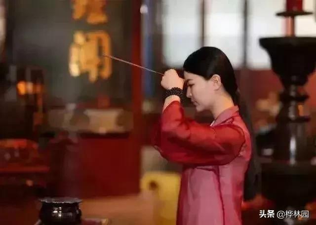 居士指的是什么人,什么人可以自称居士 居士指的是什么人,什么人可以自称居士