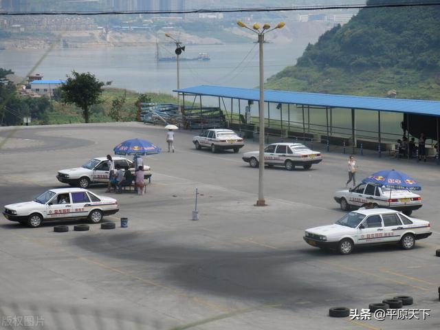 年轻人考驾照容易吗知乎,驾照难不难考人很笨 年轻人考驾照容易吗知乎,驾照难不难考人很笨