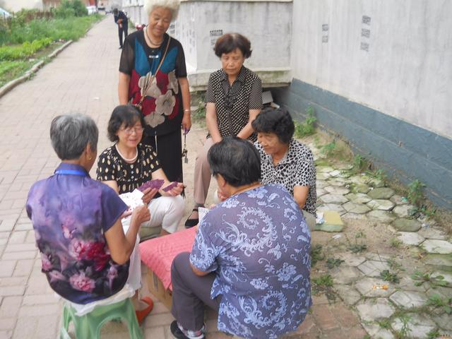 居民楼下打牌扰民，对付夜间打麻将扰民