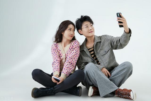 女生跟你对视就脸红是为啥,为什么很容易面红耳赤 女生跟你对视就脸红是为啥,为什么很容易面红耳赤