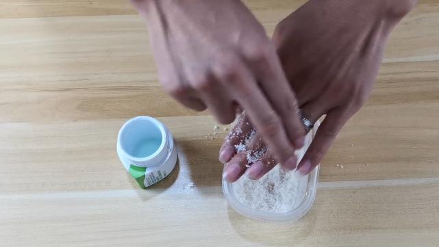 切完辣椒后手很辣怎么办醋,手被辣椒辣的疼小妙招 切完辣椒后手很辣怎么办醋,手被辣椒辣的疼小妙招